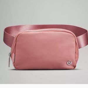 Everywhere Belt Bag 1L
